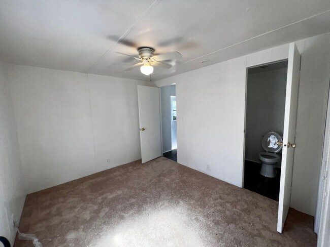 Building Photo - 1145 S Christiana Ave