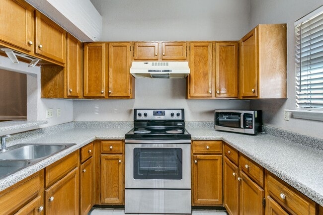 Photo - 3009 Hilltop Dr Apartment