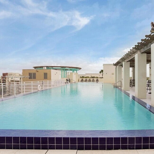 Foto del edificio - 7275 SW 90th St