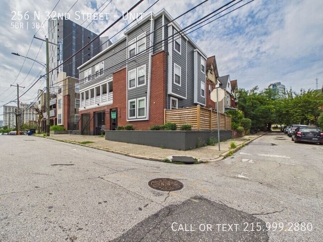 Building Photo - 256 N 32nd St
