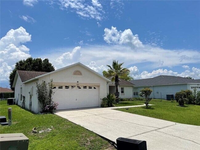 Foto del edificio - 606 Regency Way