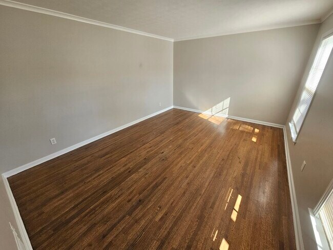 Foto del edificio - 5568 Lyford Ave