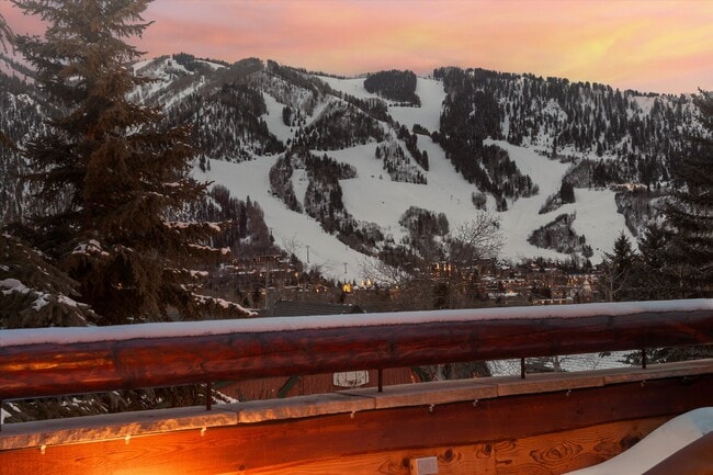 Building Photo - 395 Silverlode Dr