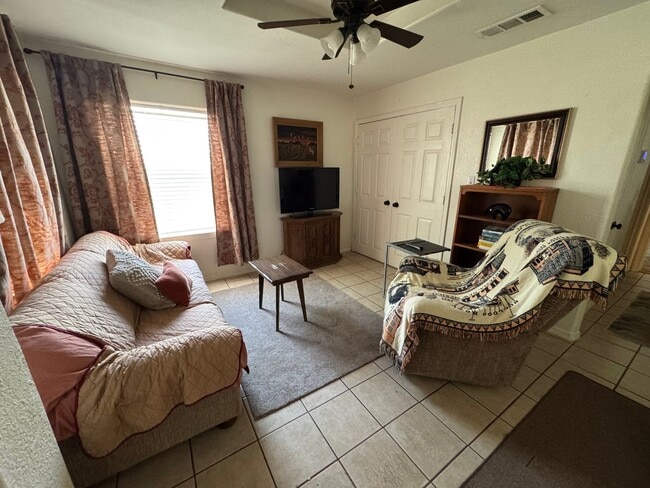 Building Photo - Fully Furnished property with lease term o...