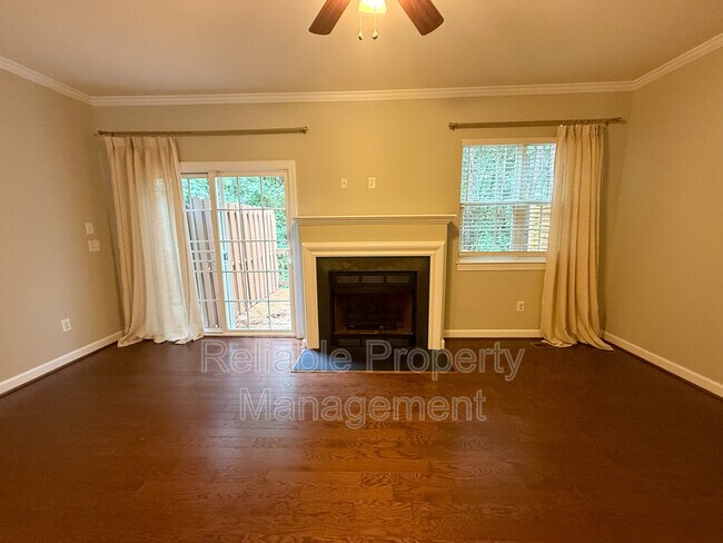 Foto del edificio - 345 Anterbury Dr