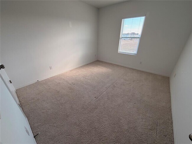 Foto del edificio - 3155 Voyager Ave