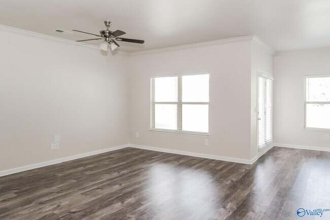 Foto del edificio - 14853 Norfleet Dr