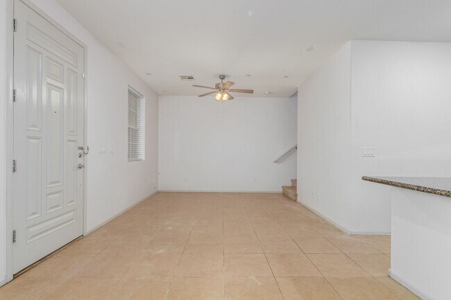 Building Photo - INSPIRADA TOWNHOME-TWO PRIMARY BEDROOMS, E...
