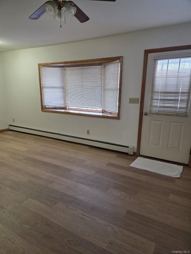 Building Photo - 6 Honey Ln W