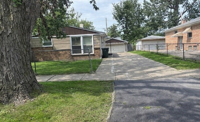 Building Photo - 16340 Ashland Ave