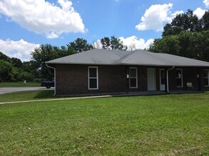 Building Photo - 614-616-616 Spencer Ave