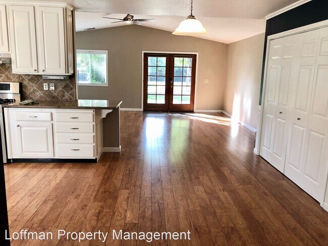 Building Photo - 4 br, 3 bath House - 5766 Mesa Verde Circle
