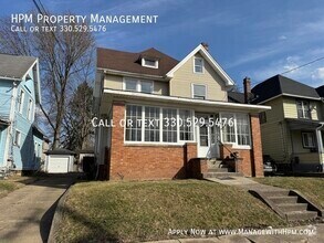 Building Photo - 116 11th St NE