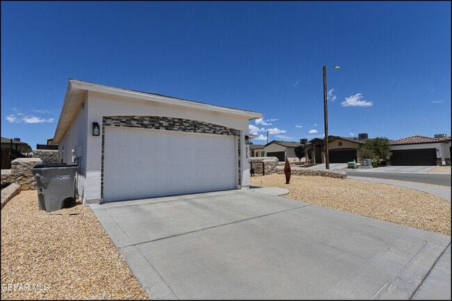 Building Photo - 373 Aidan Gordon Cir