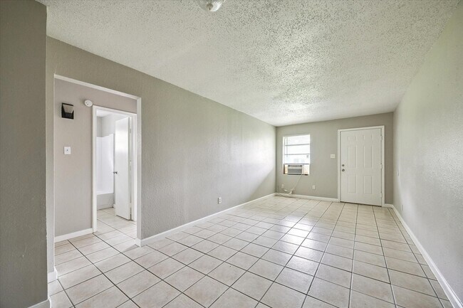Foto del edificio - 5107 Clover St