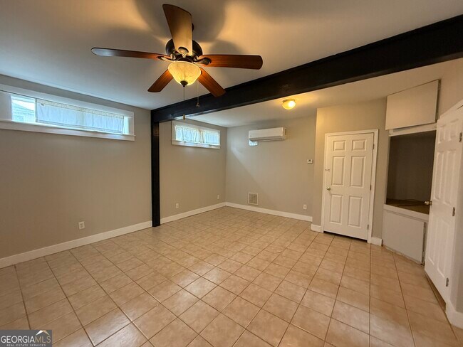 Foto del edificio - 836 E Henry St