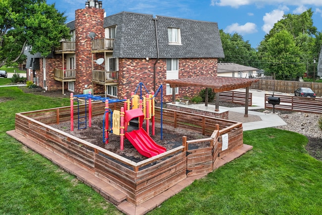 Building Photo - Wildewood Apartments