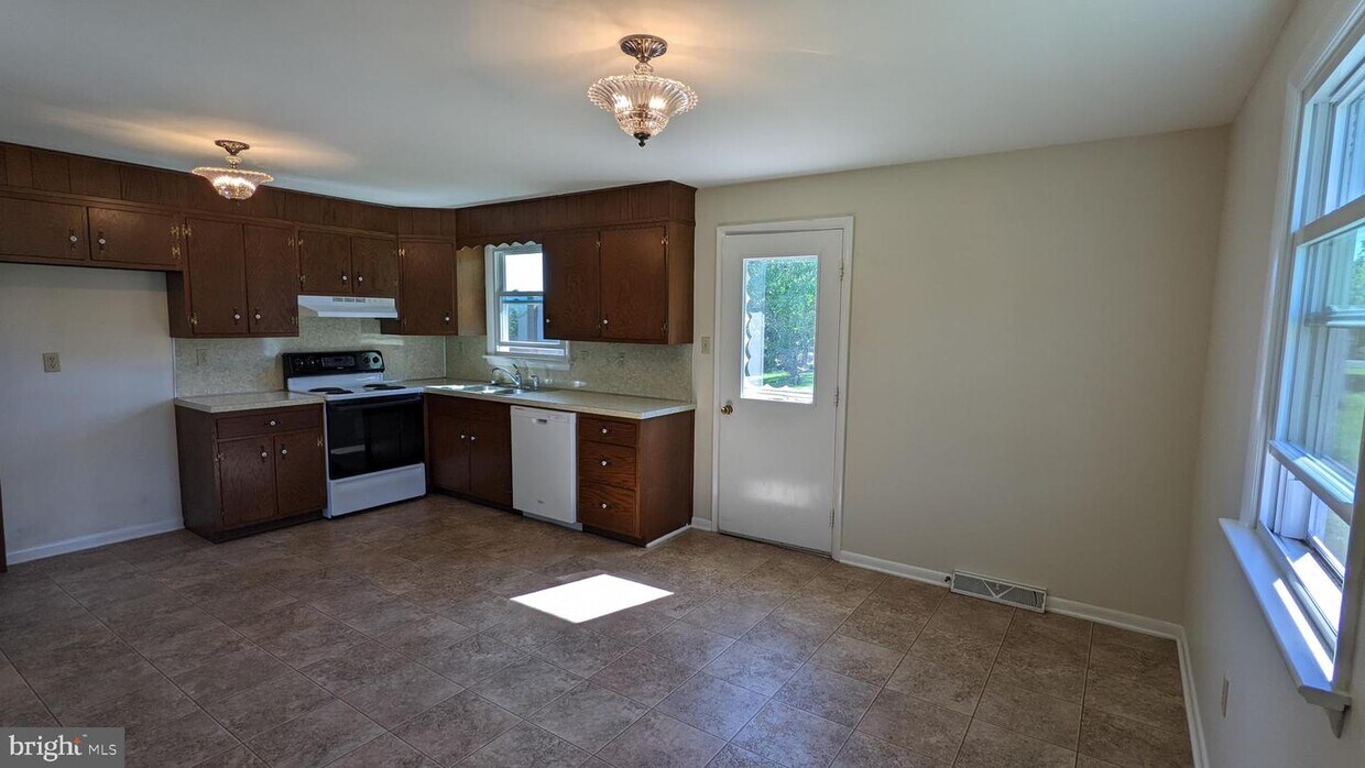 1457 Jerry Ln, Manheim, PA 17545 House for Rent in Manheim, PA