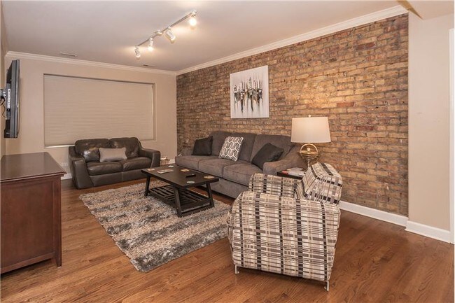 Foto del edificio - 6710 N Oliphant Ave