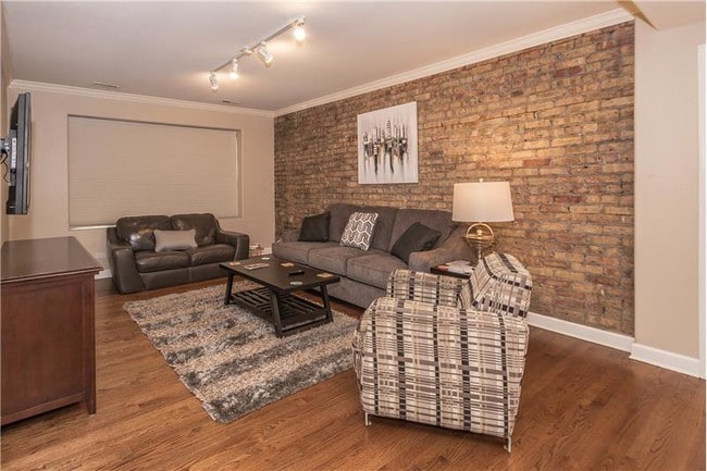 Building Photo - 6710 N Oliphant Ave