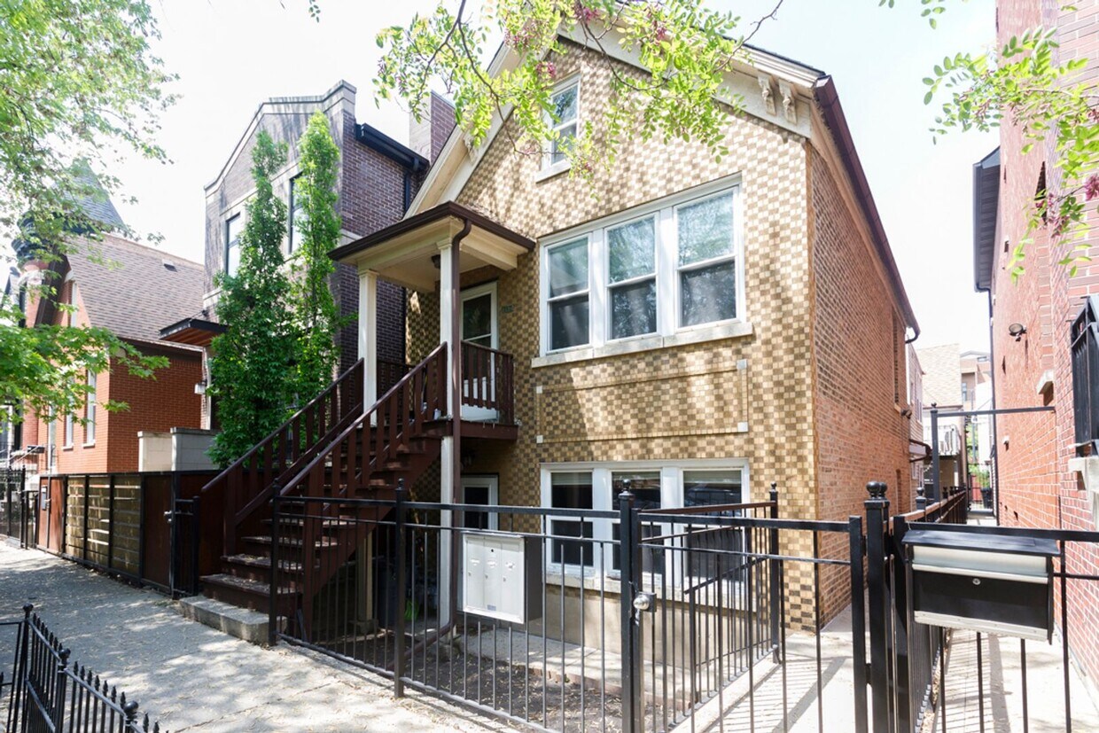 Foto principal - 2220 W Homer St