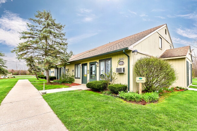 Building Photo - Green Pine Acres Apartments