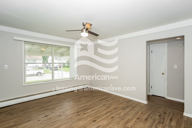 Foto del edificio - 24434 Berry Ave