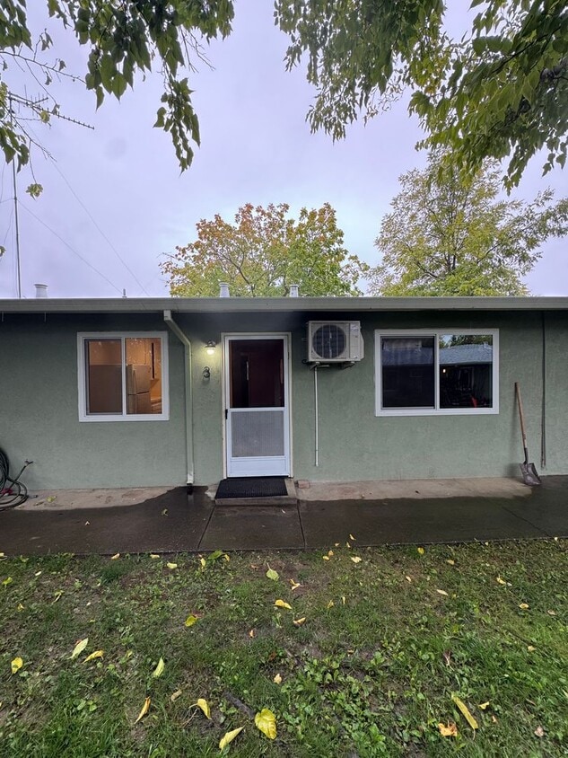 Primary Photo - Mulberry Court Apartments
