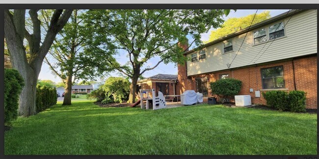 Building Photo - 2604 Brady Dr