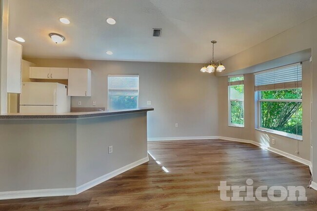 Building Photo - 3124 58th Terrace E