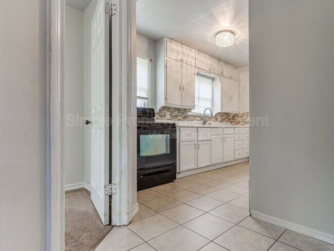 Foto del edificio - 7105 NW 39th St