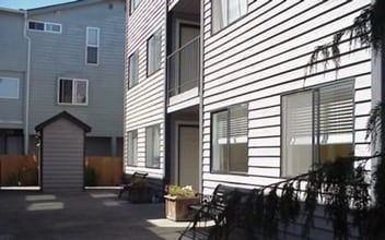 Building Photo - 734 N 94th St