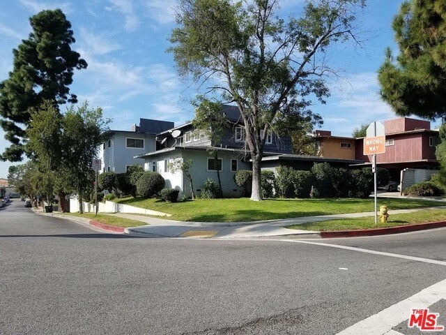 Primary Photo - 9825 Crenshaw Blvd