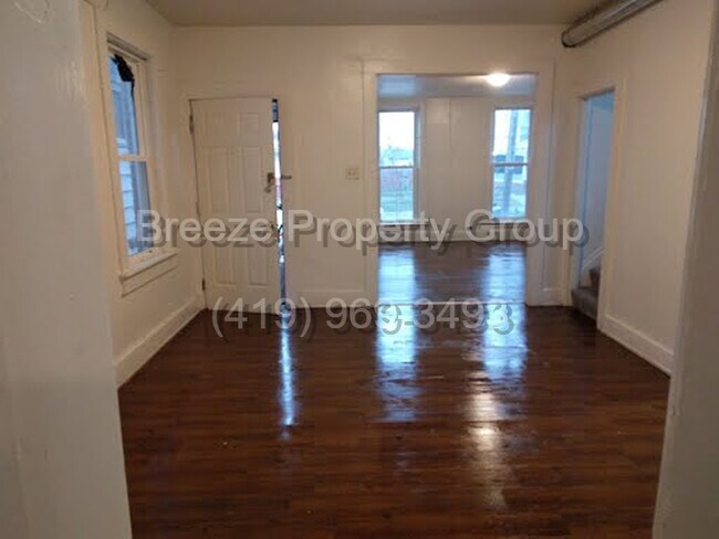 Building Photo - 1434 N Ontario St