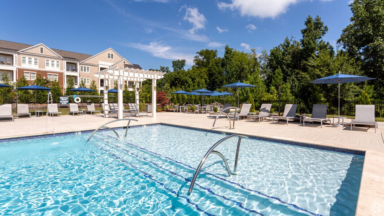Piscina - The Moderne at Providence Apartments