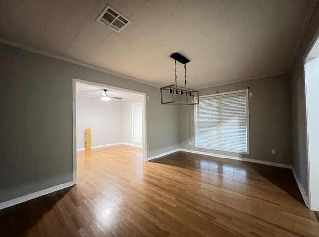 Building Photo - 110 Highland Dr