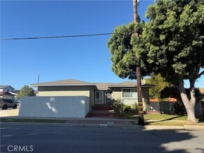 Building Photo - 1905 W 232nd St