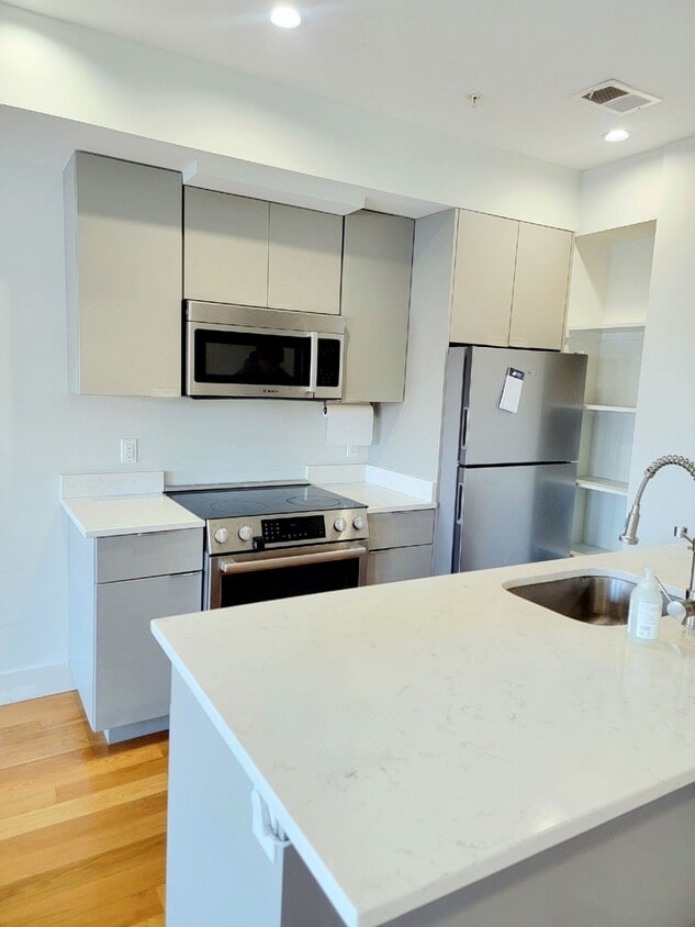 Photo - 1728 Wisconsin Ave NW (Washington, DC)