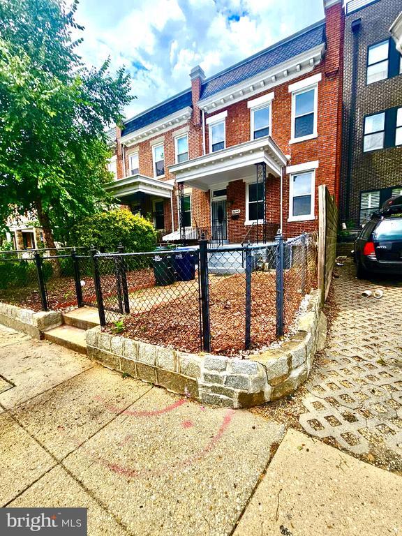 Foto principal - 3540 Warder St NW