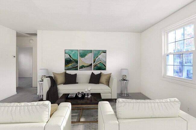 Building Photo - 2503 S Walter Reed Dr