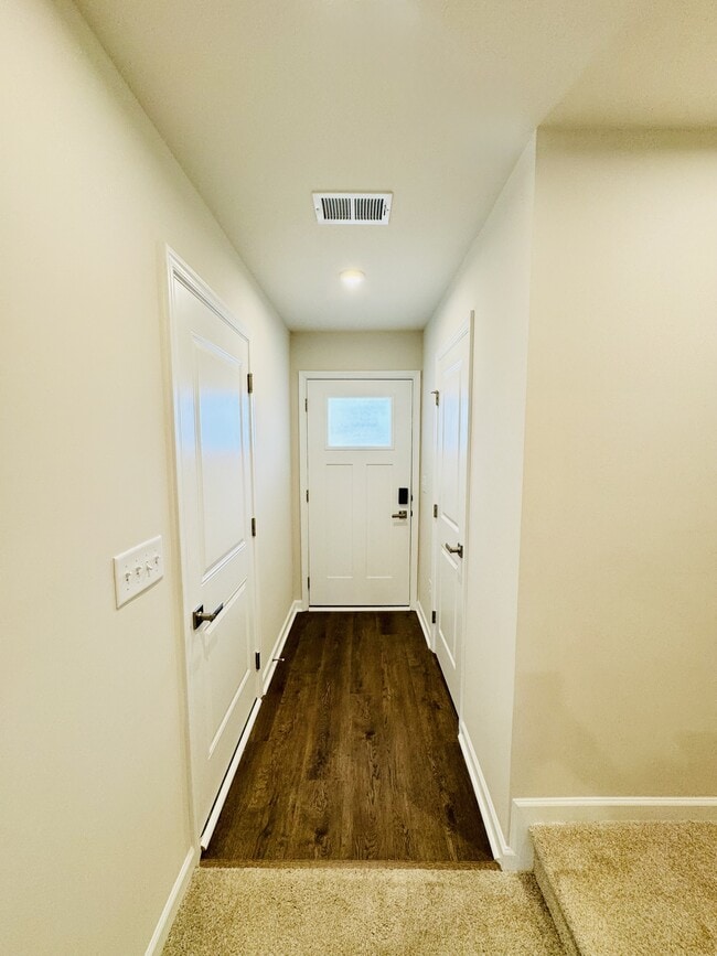 Building Photo - 405 Myrtle Mdws Dr