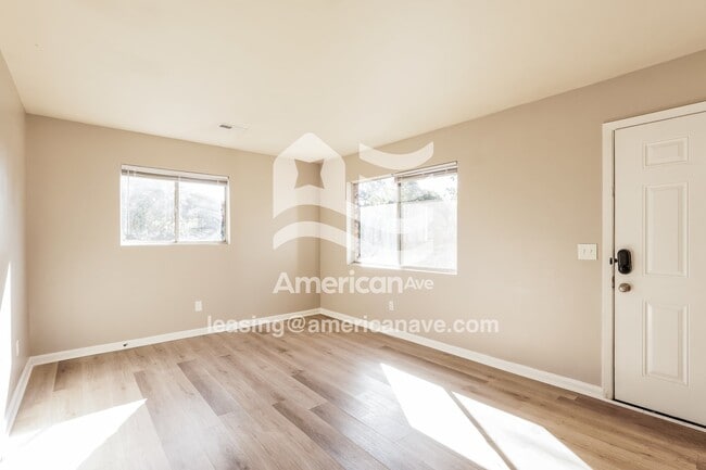 Building Photo - 2509 Parkway Dr