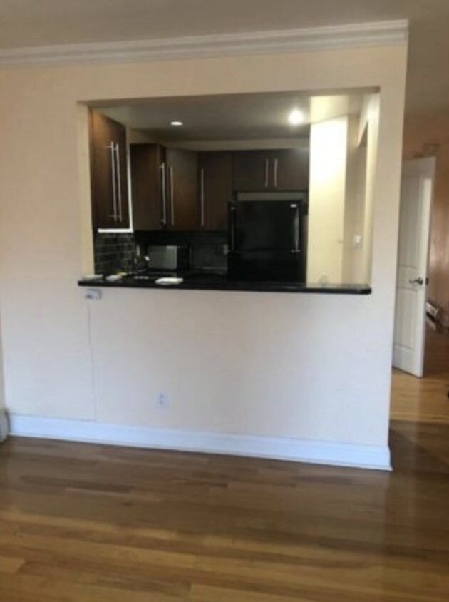 Foto del edificio - 2547 E 12th St