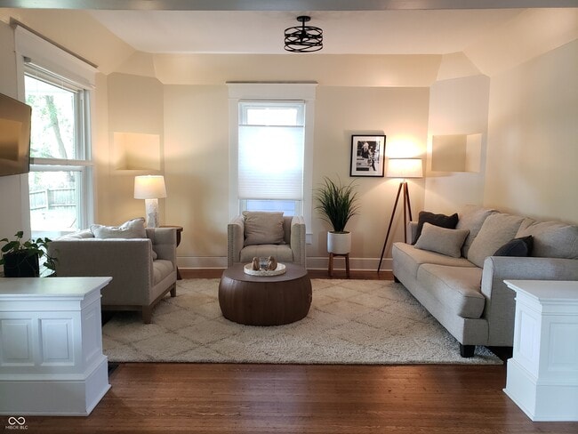 Foto del edificio - 1914 Commerce Ave