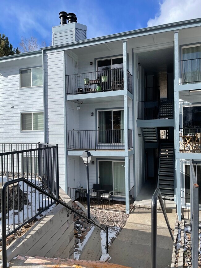 bottom unit - 13087 W Cedar Dr