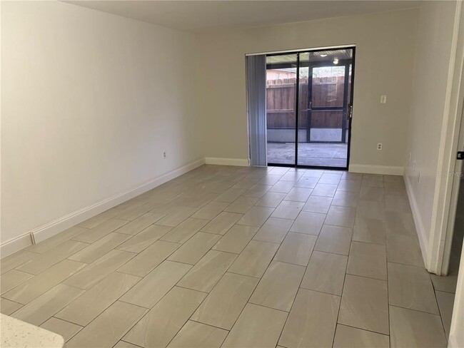Foto del edificio - 2128 Bahamas Ct