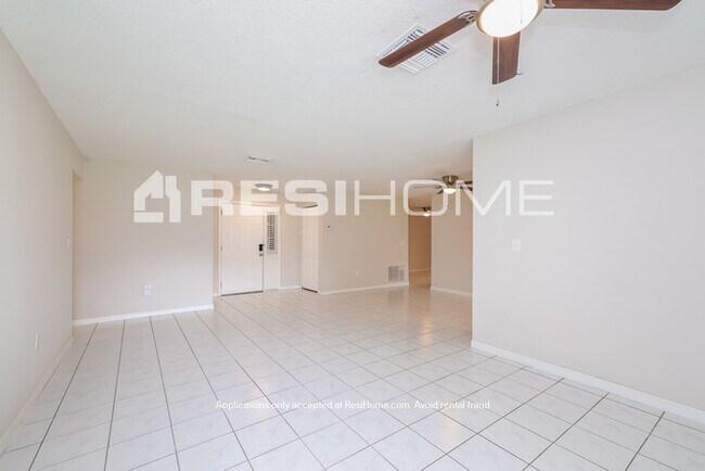 Foto del edificio - NEWLY RENOVATED HOME FOR RENT!