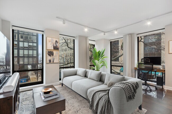 Foto del edificio - 260 E Chestnut St