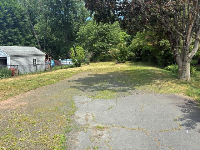 Building Photo - 63 Thompson St