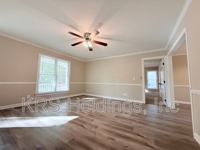 Building Photo - 1118 Country Club Ln